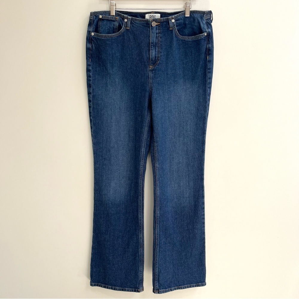 BDG straight leg/bootcut jeans medium wash Y2K inspired woman’s size 31